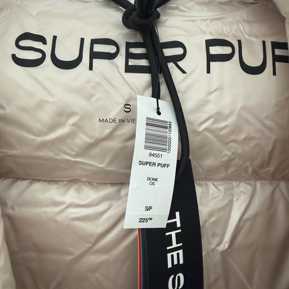 BRAND NEW Aritzia Super Puff Jacket - Picture 3 of 4